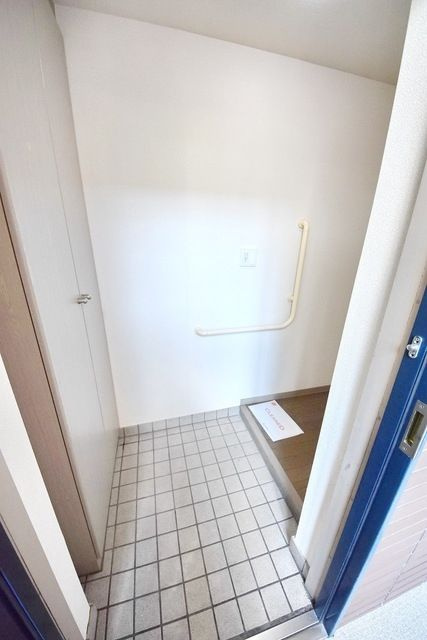 エミネンス高野台の玄関