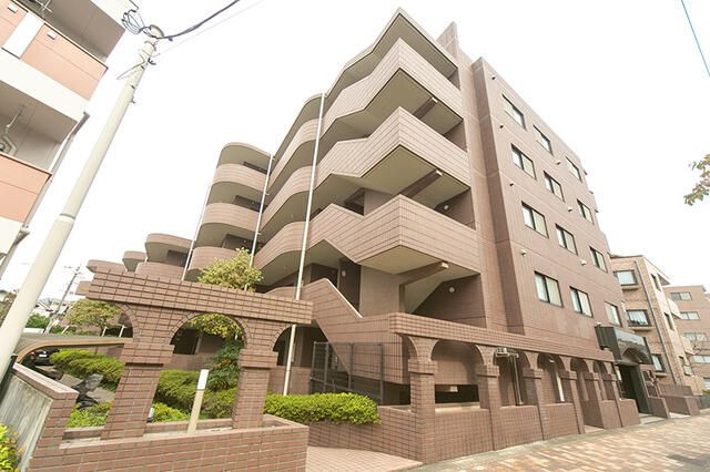 エミネンス高野台のエントランス