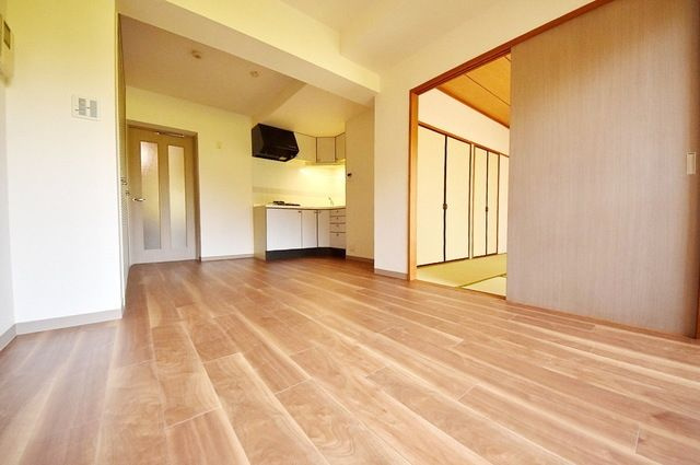 エミネンス高野台の居間・リビング