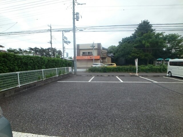 イムーブル・エーの駐車場