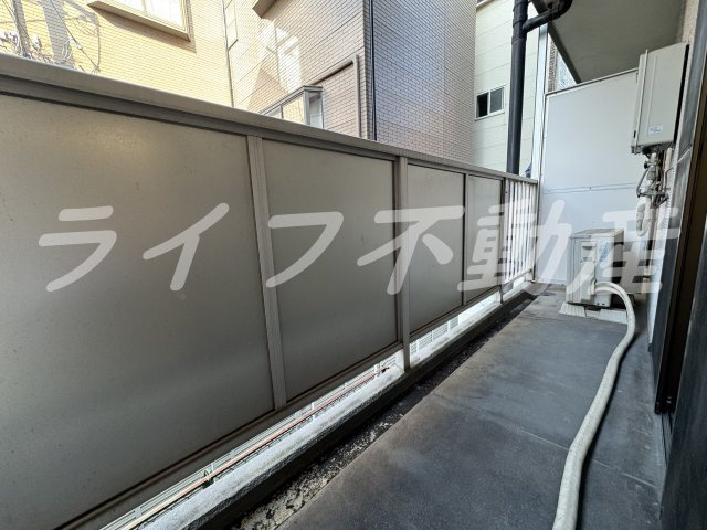 メゾン大和枚岡のバルコニー|暖かな日差しのふりそそぐバルコニー