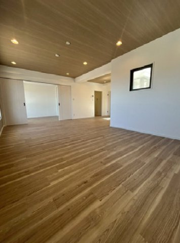 クレール洋光台テラスハウスレフトウィング【仲介手数料無料】ルーフバルコニーの居間・リビング