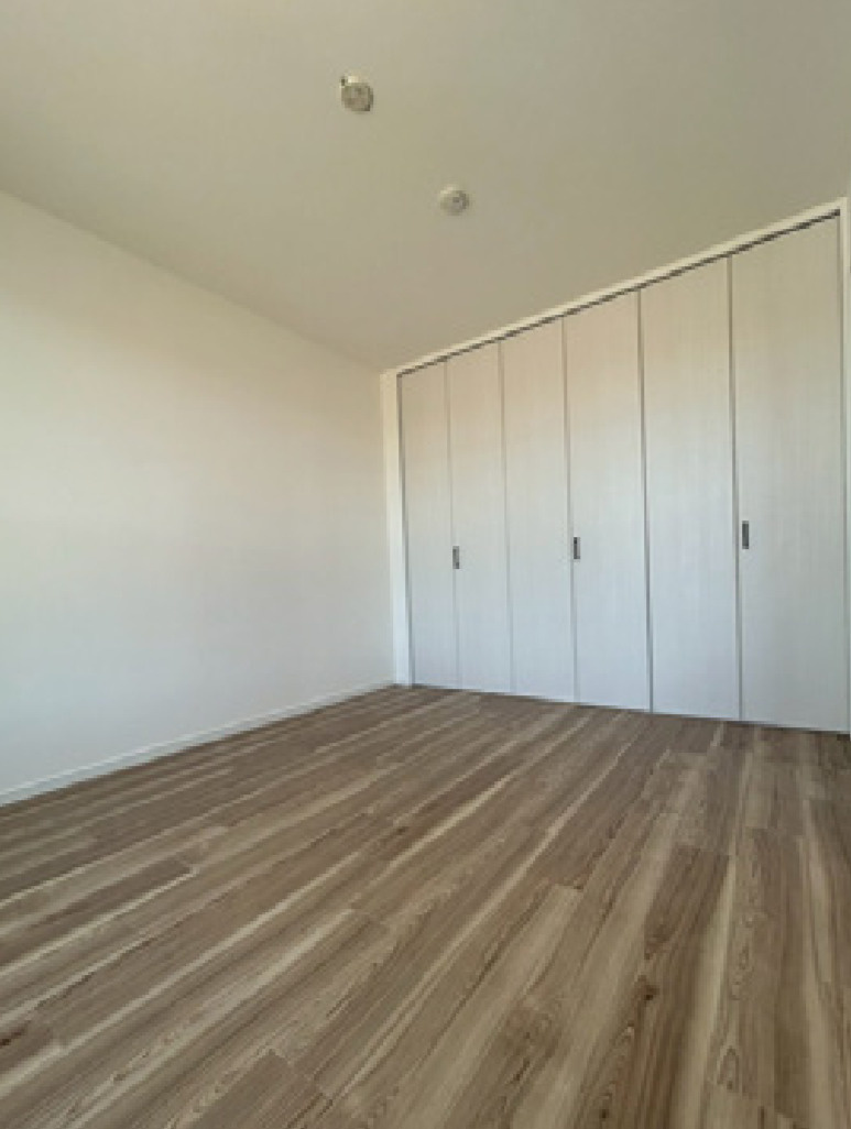 クレール洋光台テラスハウスレフトウィング【仲介手数料無料】ルーフバルコニーの洋室