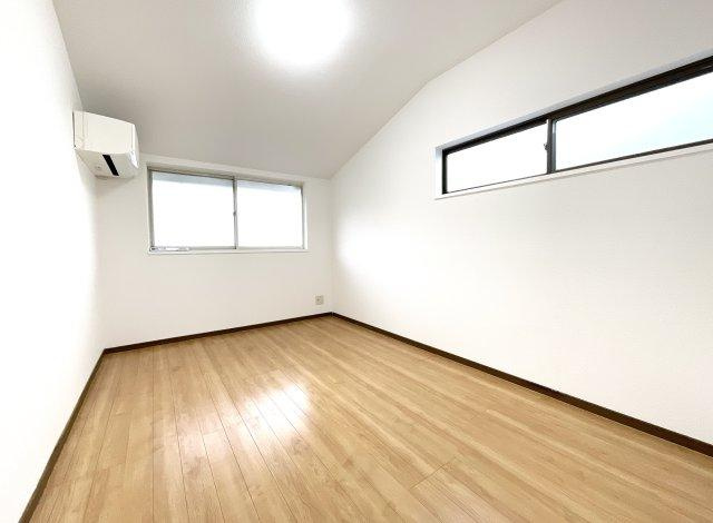 【洋室】 | 山科区川田菱尾田　中古事務所付き住宅