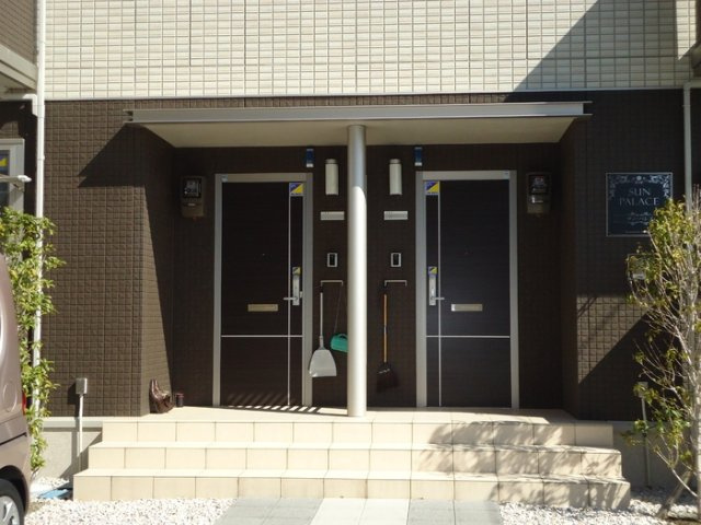 サンパレス・ムーンパレス　サンパレスのエントランス