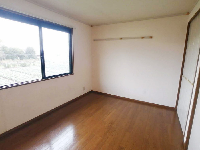 フローレンス平和台の居間・リビング