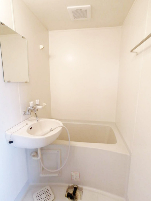 フローレンス平和台の浴室