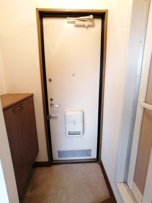 フローレンス平和台の玄関