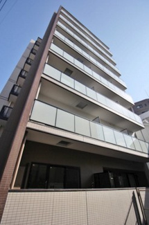 【外観】 | 鉄筋コンクリート造のがっちりとした建物。
