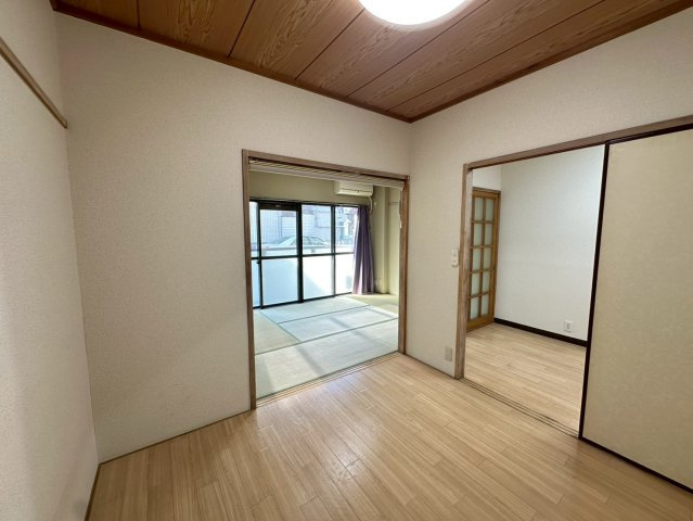 コーポハルヤマの洋室