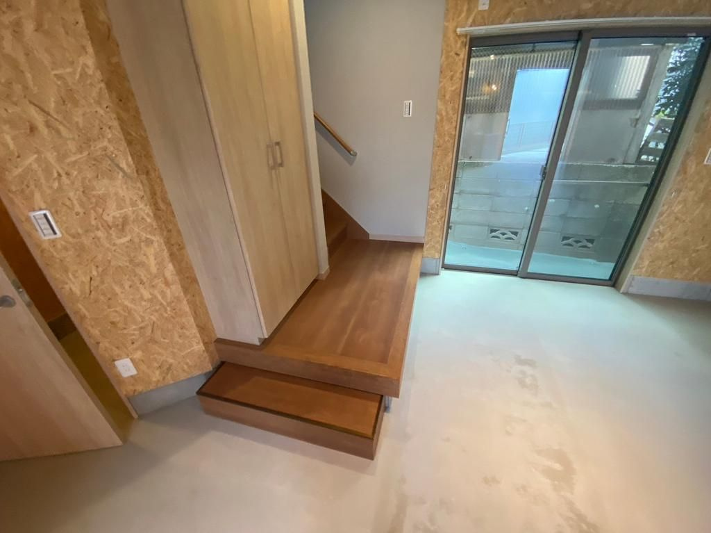 ラ・バーズ　の玄関