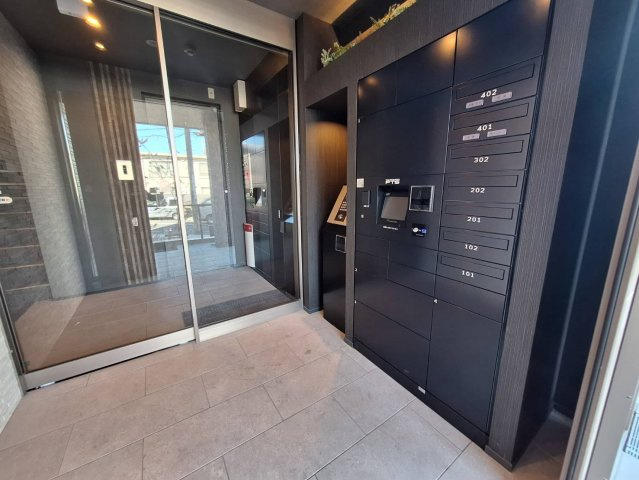 Encantのエントランス|★オートロック・宅配BOX完備★