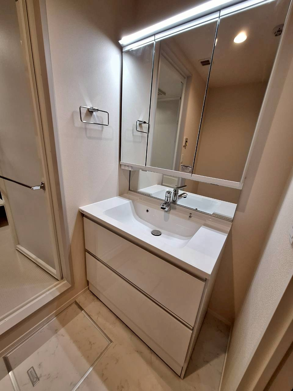 Encantの洗面所|★三面鏡シャンプードレッサー★