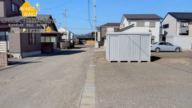売地の前面道路含む現地写真