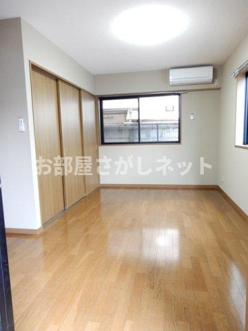 ストーン目黒【おとり物件なし】#学生・社会人にオススメ！初期費用分割払いOK！の居間・リビング