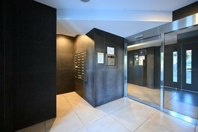 ディアレイシャス王子神谷のエントランス