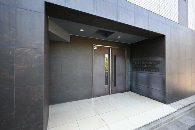 ディアレイシャス王子神谷のエントランス