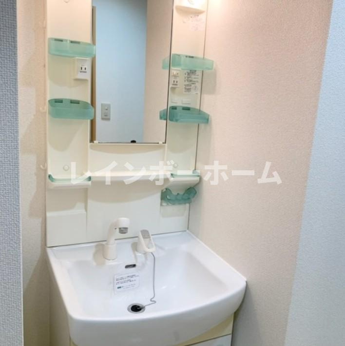 エクセレント東綾瀬の独立洗面台