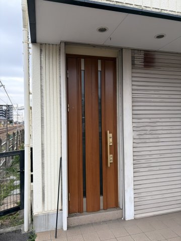 小清水ビルの玄関