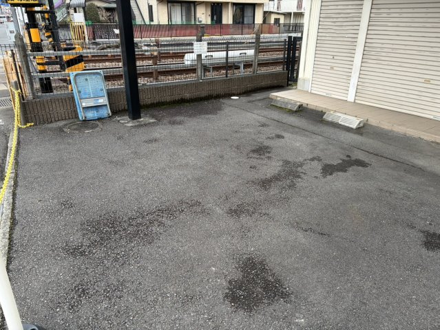 小清水ビルの駐車場