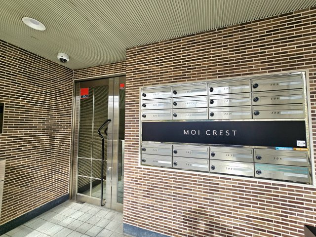 摂津市正雀本町１丁目の賃貸マンションのエントランス