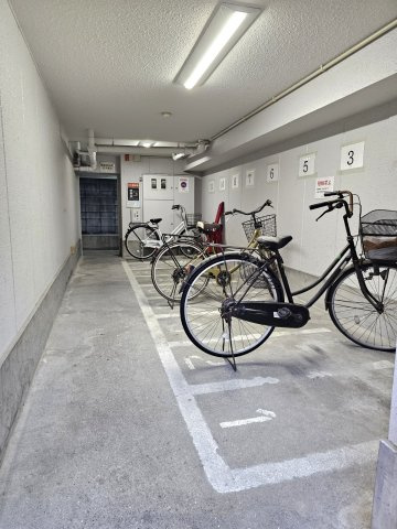 摂津市正雀本町１丁目の賃貸マンションの設備|駐輪場