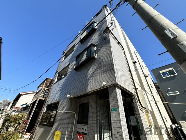 レジデンス三津屋の外観