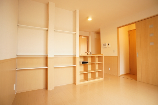 Amour(アムール)の居間・リビング|オシャレなディスプレイ収納付き♪