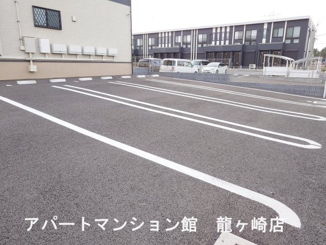 アミティエの駐車場