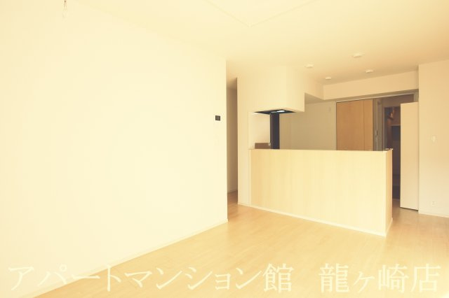 ヴィラ・エレガントの居間・リビング