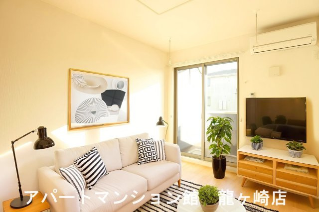 ヴィラ・エレガントの居間・リビング|※CGで家具等を配置したものです。実際に家具等は含まれません。
