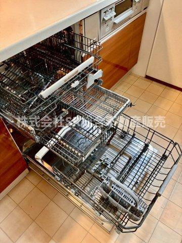 金岡3丁目中古戸建のキッチン|大容量の食洗機♪洗い物の手間が省けます♪