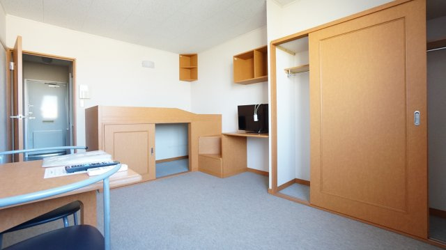 レオパレスエスピナカⅠの居間・リビング