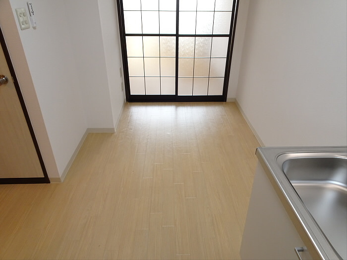 コーポYKの居間・リビング|ゆったりとした居間です