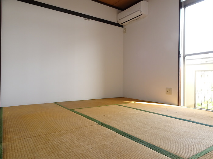 コーポYKの寝室|使い勝手のいい寝室です