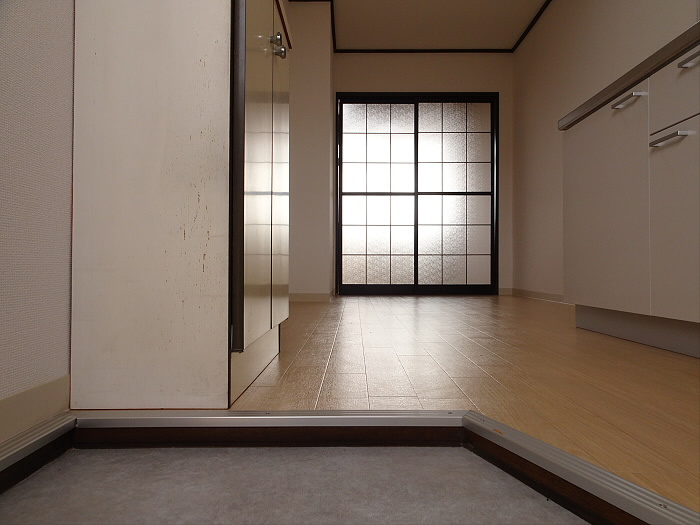 コーポYKの玄関|シンプルで使いやすい玄関です