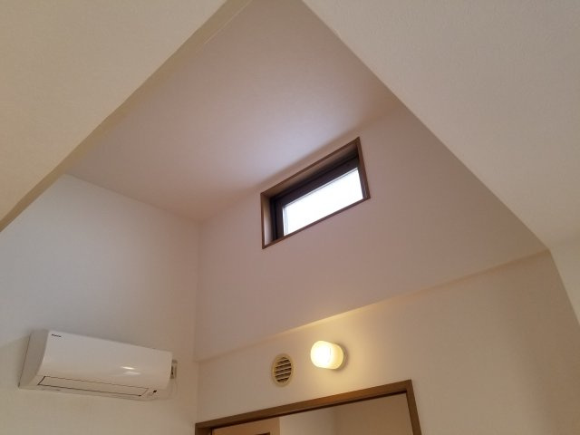 arc-en-ciel(アルカンシェル)の内装|明るい室内です