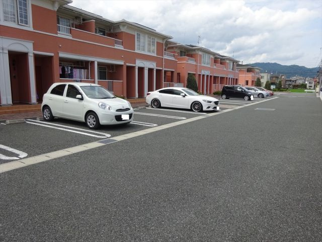 パラデーゾ　リーベロＤの駐車場