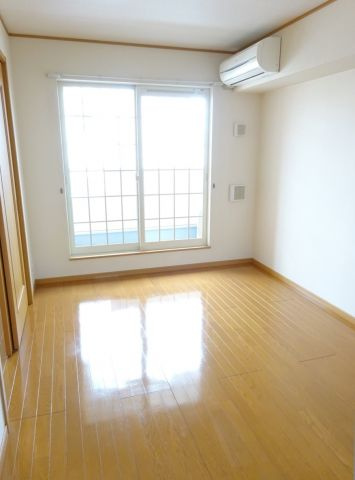 パラデーゾ　リーベロＤの居間・リビング