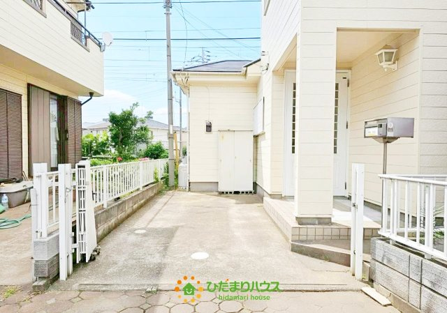 白岡市小久喜　中古一戸建ての駐車場|6月5日撮影