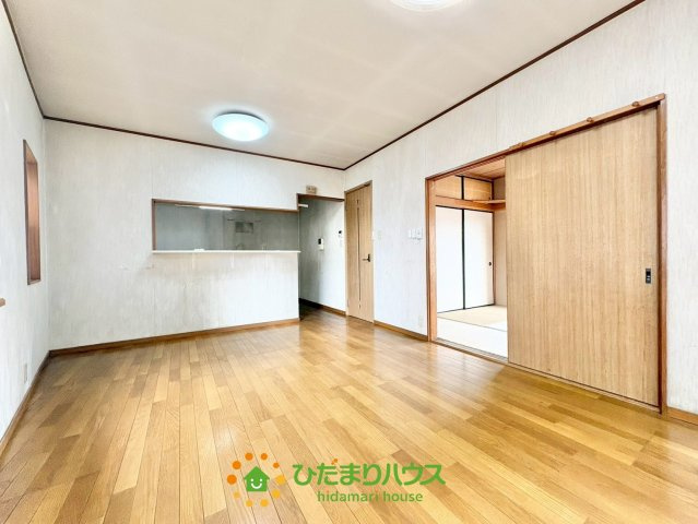 白岡市小久喜　中古一戸建ての居間・リビング|2月20日撮影