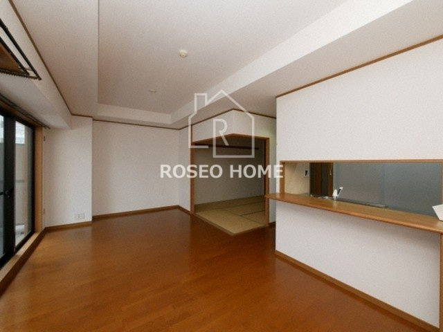 パークヒルズゼンボー大手前の居間・リビング