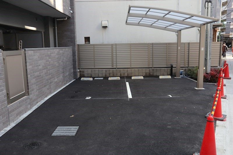 ストームの駐車場