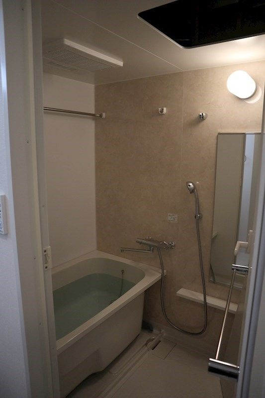 ストームの浴室