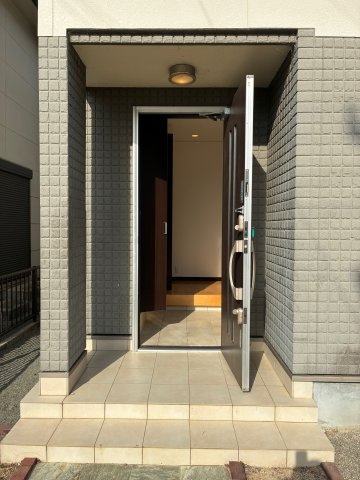 和歌山市楠本・中古戸建・116608の玄関