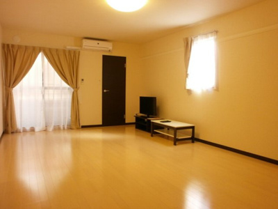 【居間・リビング】 | レオネクスト山根 | 写真：１０１号