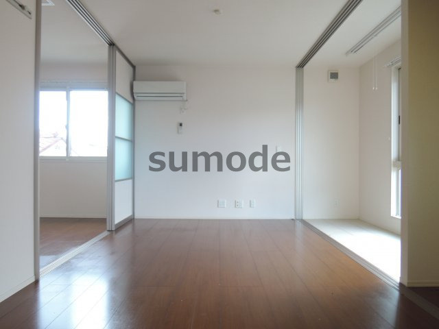 エミールコート西脇の居間・リビング