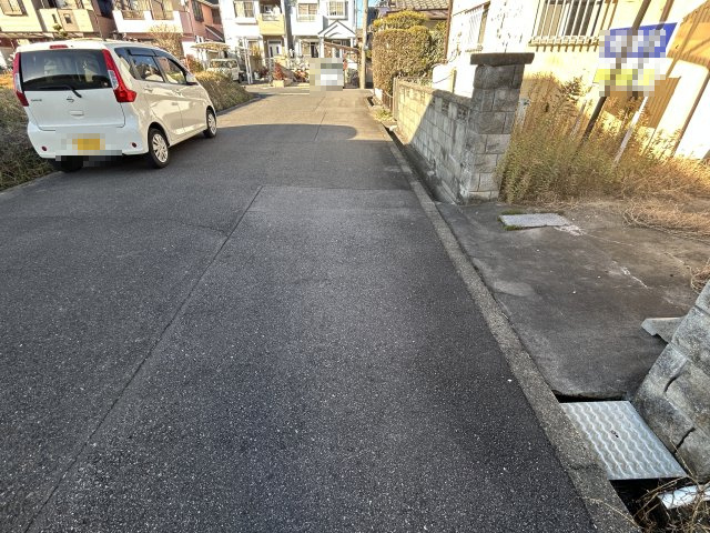 半田市花園町4丁目の前面道路含む現地写真