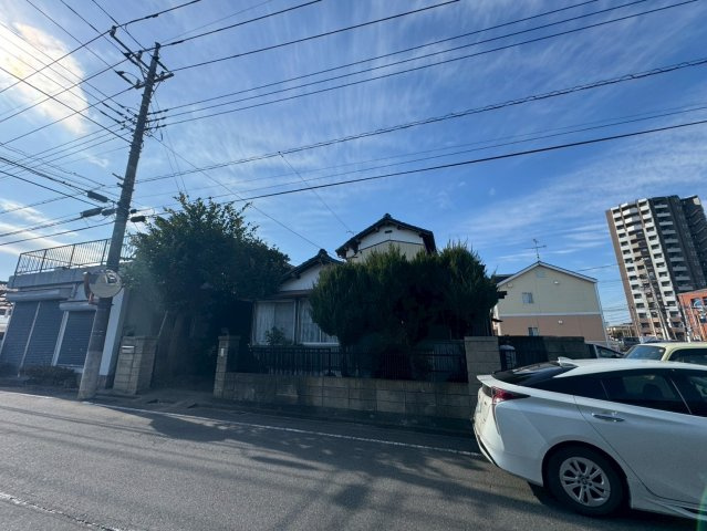－三丁目不動産-　本庄市けや木1丁目　売土地の前面道路含む現地写真