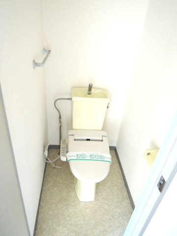 市川ビルのトイレ|清潔感のあるトイレです